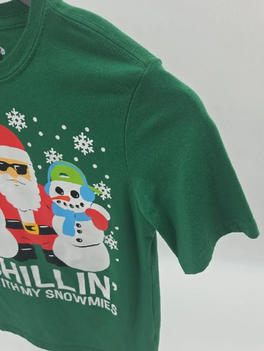 Holiday Time Green 'Chillin' With My Snowmies' Graphic Tee